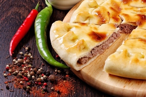 Осетинский пирог с сыром и курицей