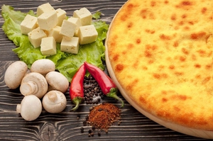 Осетинский пирог с сыром и грибами